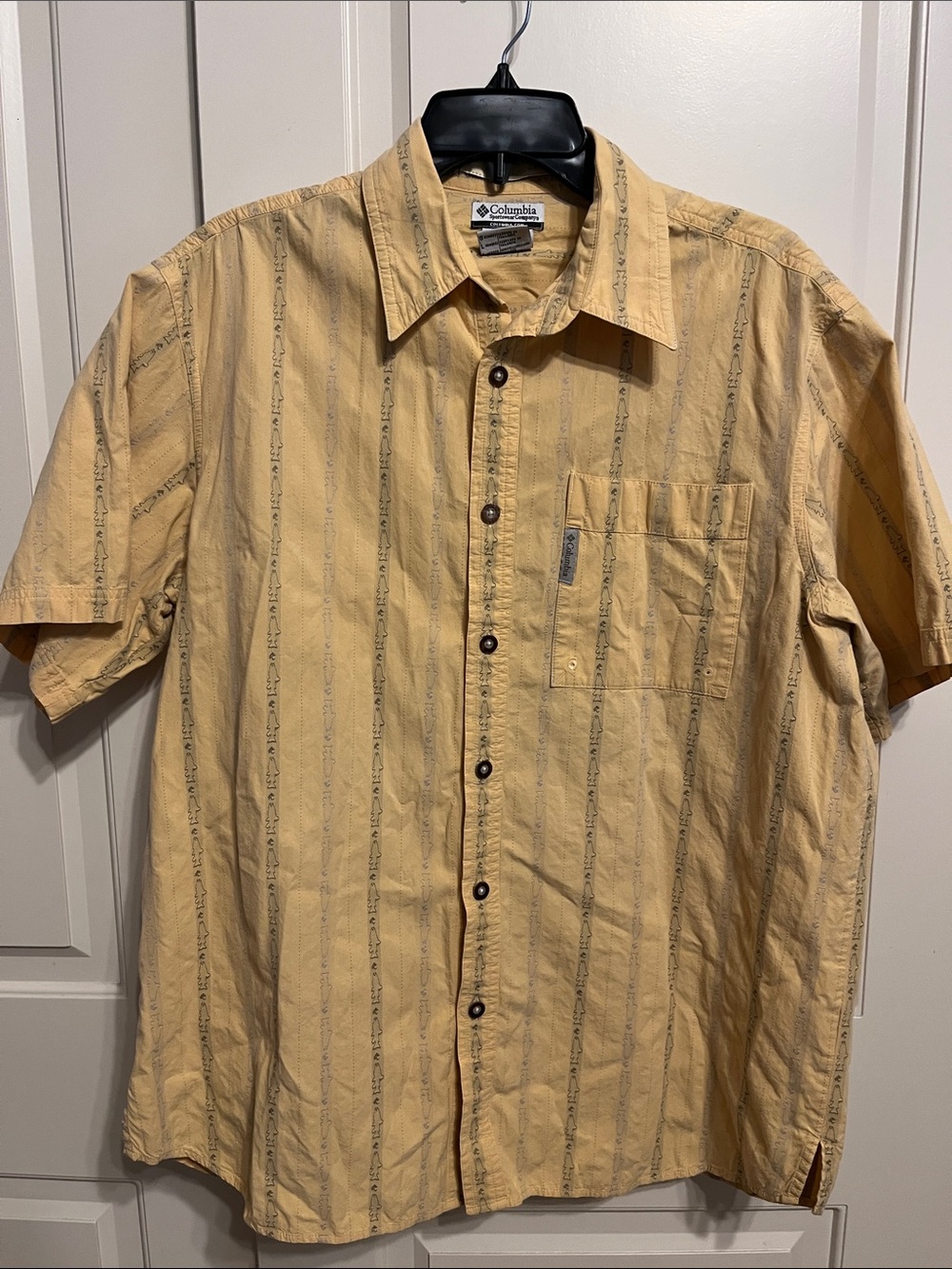 Columbia Yellow Short Sleeve Button-Up Shirt with Subtle Gray Stripes